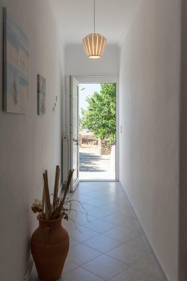 Villa Tonia Parasporos Exterior photo